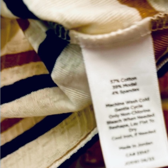 Talbots Cream and Black Striped Short Sleeve Top Size MP - Picture 4 of 5